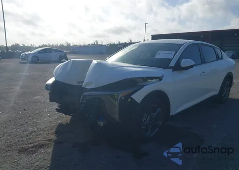 2025 Kia K4 Lxs из США, поврежденный, VIN 3KPFT4DE1SE006012